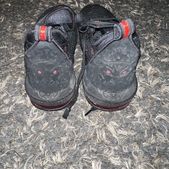 Nike Lebron 16 Fresh Bred - Picture 6 of 7